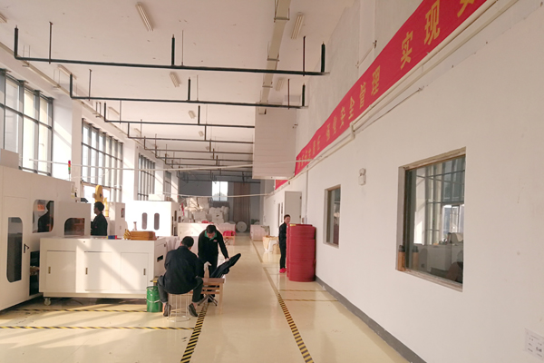 彩匯包裝-生產(chǎn)車間